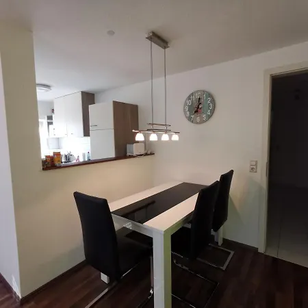 Traumreise Mit Balkon Zentral דירה פרידריכסהאפן